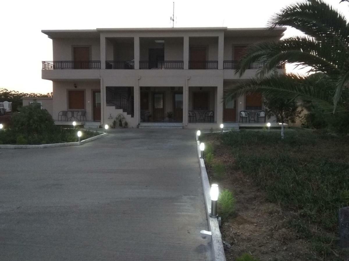 Vakis Apartments Romanon Exterior foto