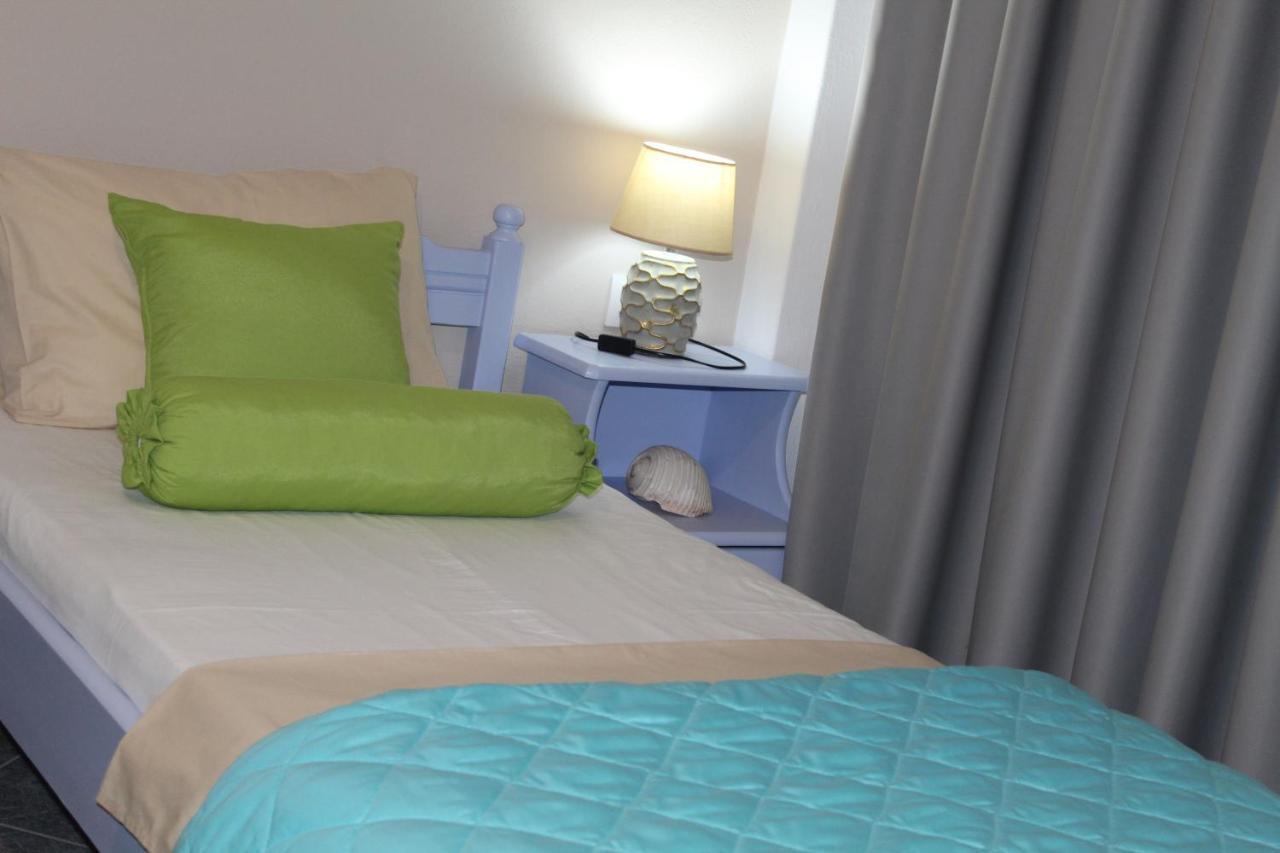 Vakis Apartments Romanon Exterior foto